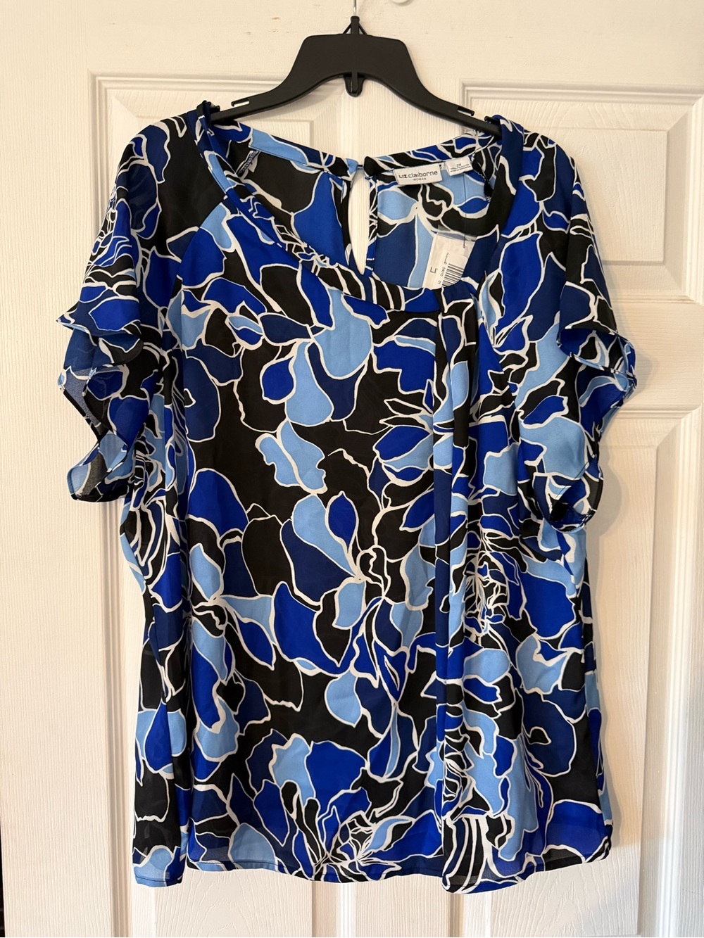 NWT Liz Claiborne Blue & Black Floral Short Sleeve Top
